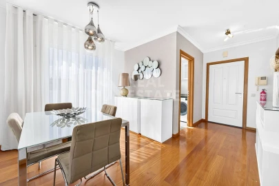 Apartamento T1 para Arrendamento em São Martinho