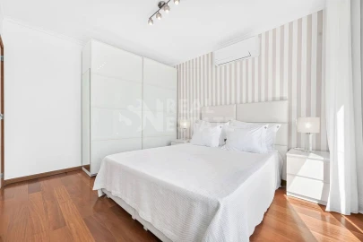Apartamento T1 para Arrendamento em São Martinho
