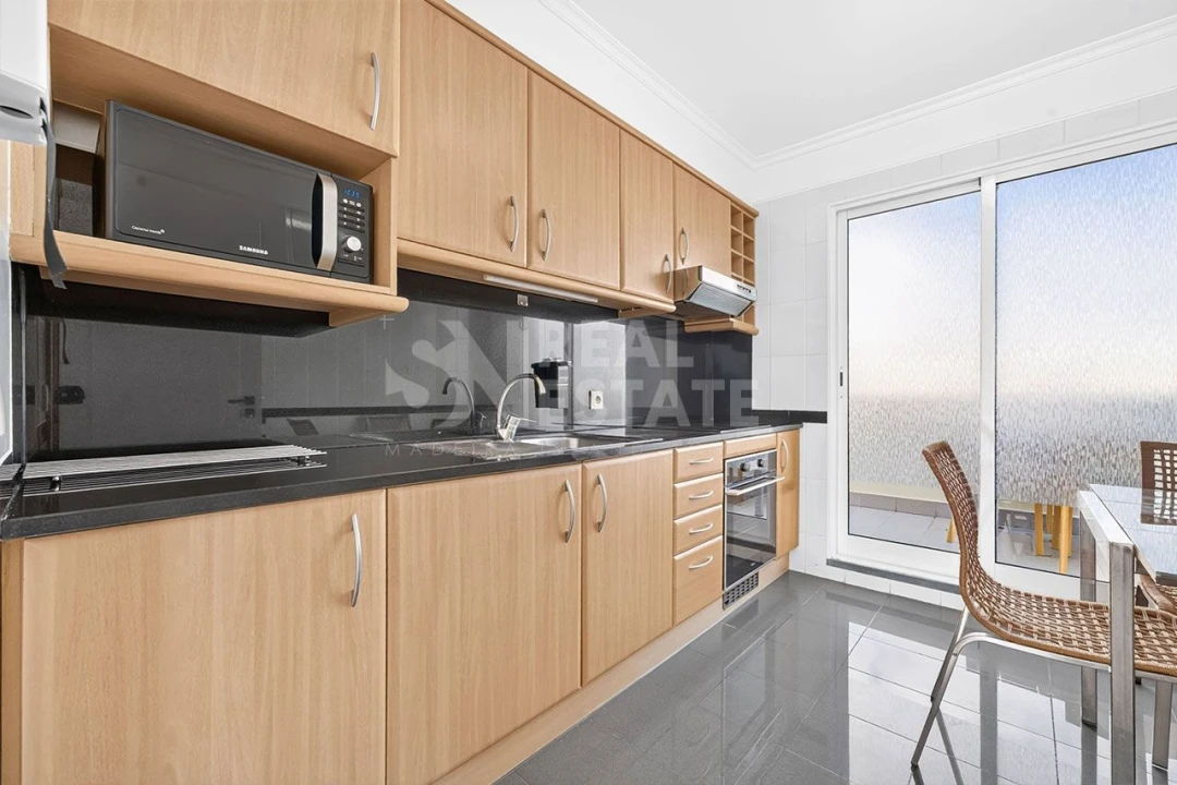 Apartamento T1 para Arrendamento em São Martinho Foto 11