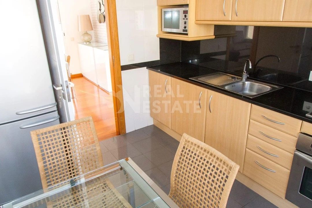 Apartamento T1 para Arrendamento em São Martinho Foto 4