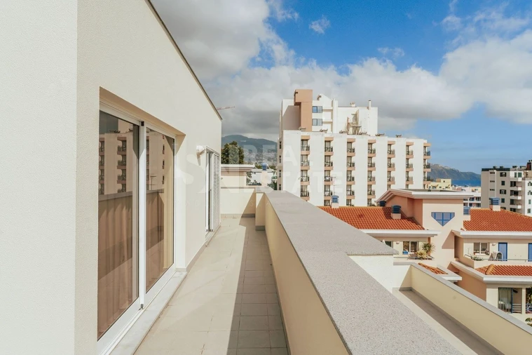 Apartamento T1 para Arrendamento em São Martinho Foto 22