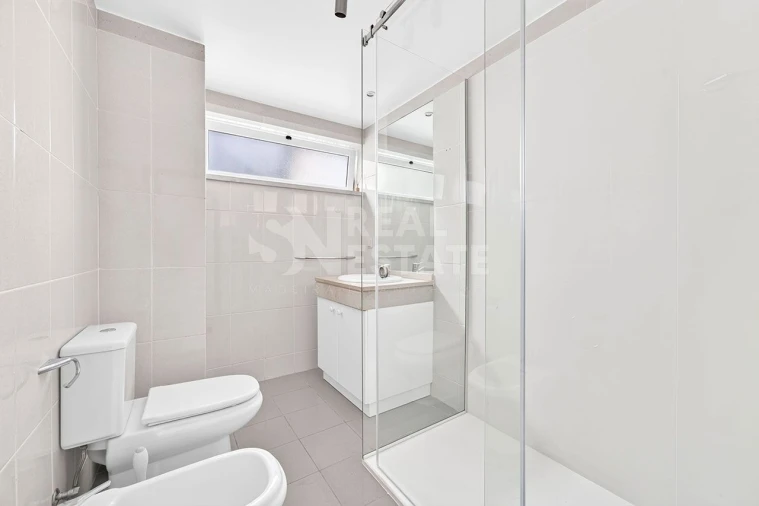 Apartamento T1 para Arrendamento em São Martinho Foto 12