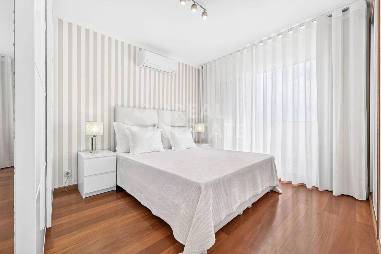 Apartamento T1 para Arrendamento em São Martinho Foto 16