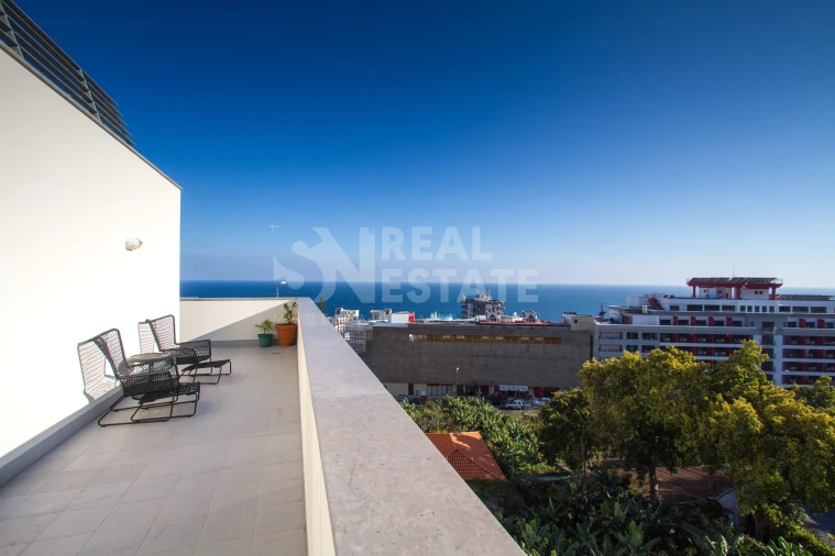 Apartamento T1 para Arrendamento em São Martinho Foto 9
