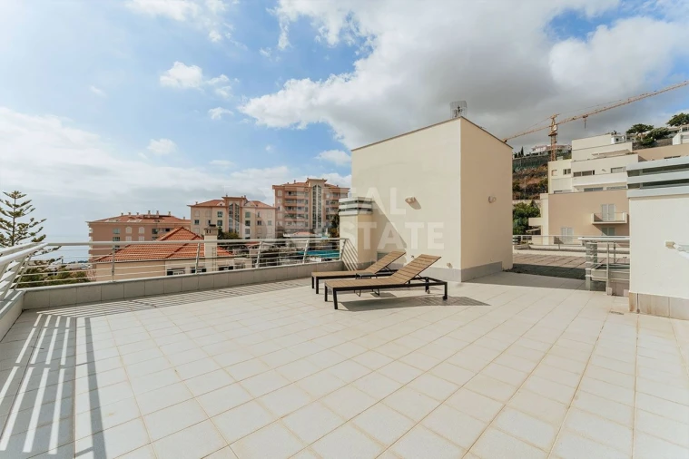 Apartamento T1 para Arrendamento em São Martinho Foto 17