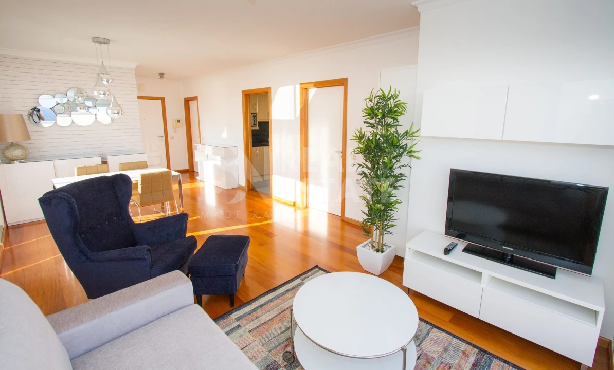 Apartamento T1 para Arrendamento em São Martinho Foto 1