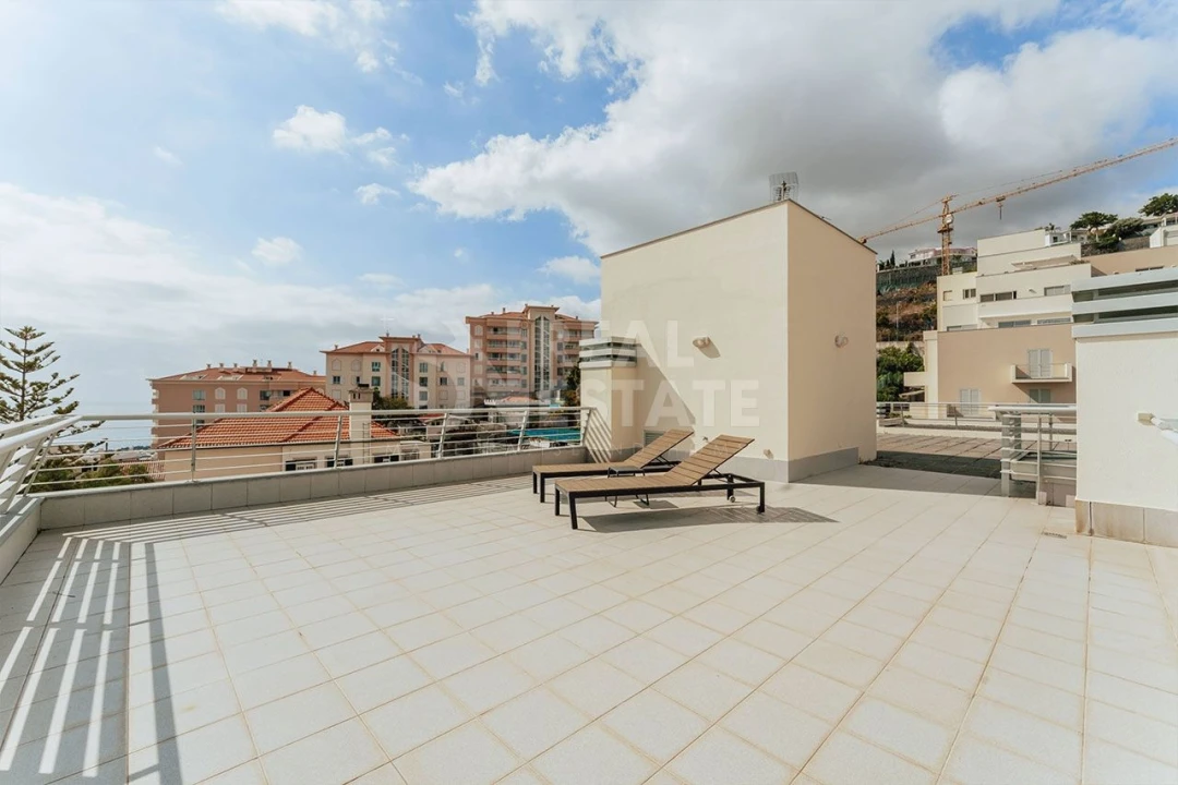 Apartamento T1 para Arrendamento em São Martinho Foto 17