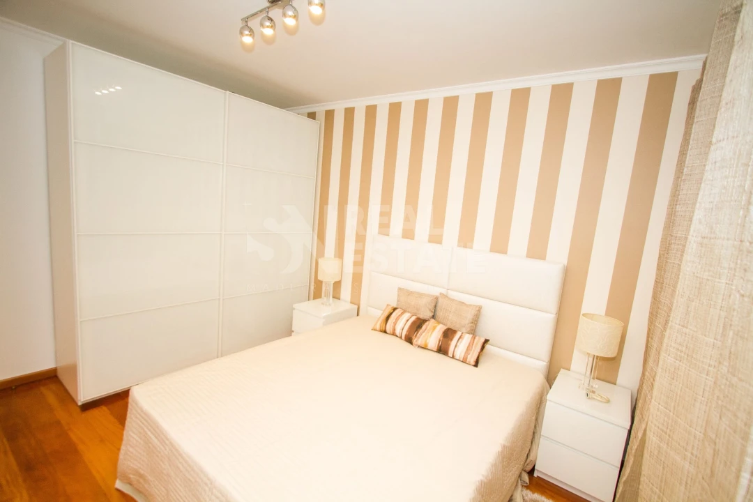 Apartamento T1 para Arrendamento em São Martinho Foto 6