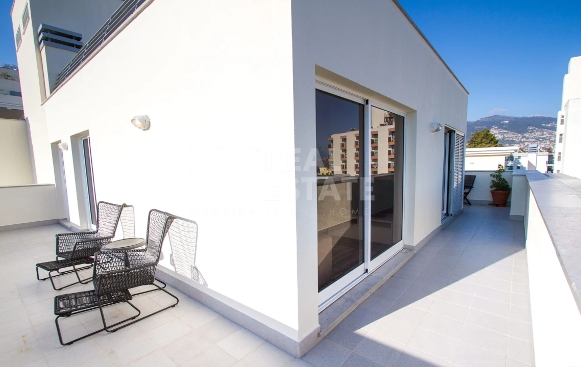Apartamento T1 para Arrendamento em São Martinho Foto 7
