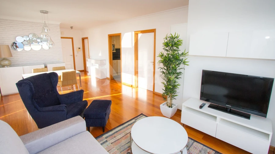 Apartamento T1 para Arrendamento em São Martinho