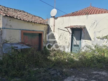 Moradia T2 para Venda em Santa Maria, São Pedro e Sobral da Lagoa
