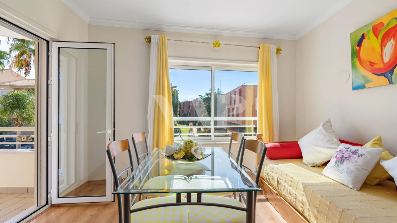 Apartamento T1 para Venda em Quarteira Foto 3