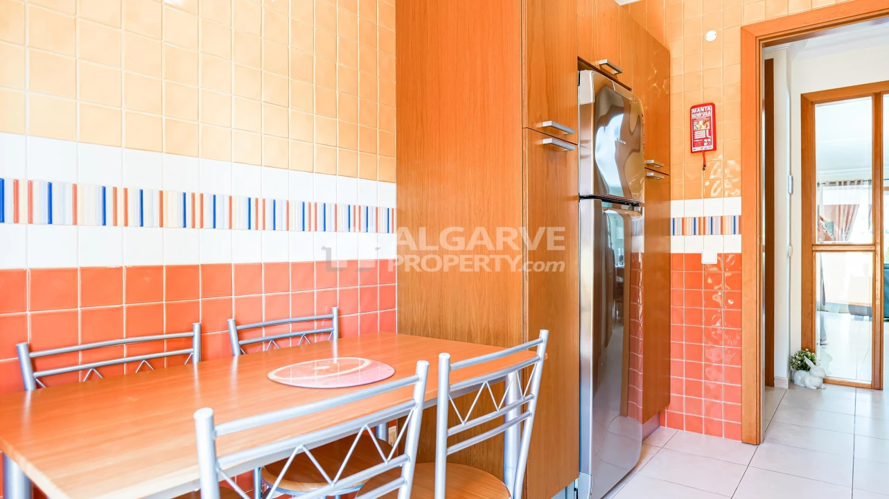 Apartamento T2 para Venda em Quarteira Foto 16