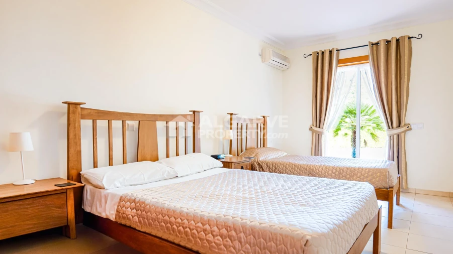 Apartamento T2 para Venda em Quarteira Foto 4