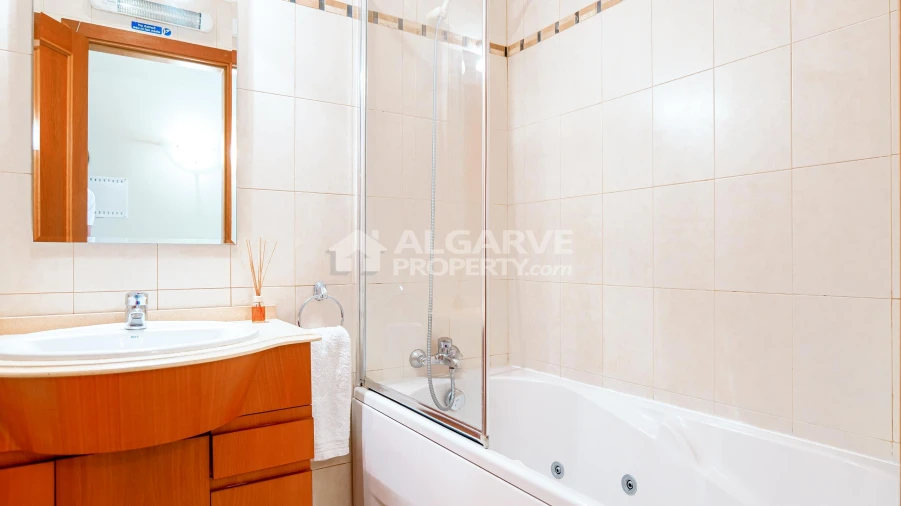 Apartamento T2 para Venda em Quarteira Foto 24
