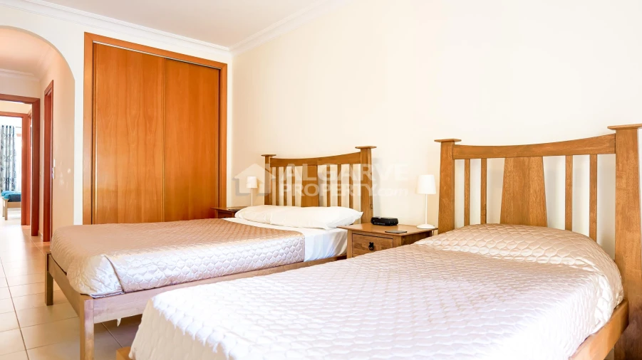 Apartamento T2 para Venda em Quarteira Foto 21