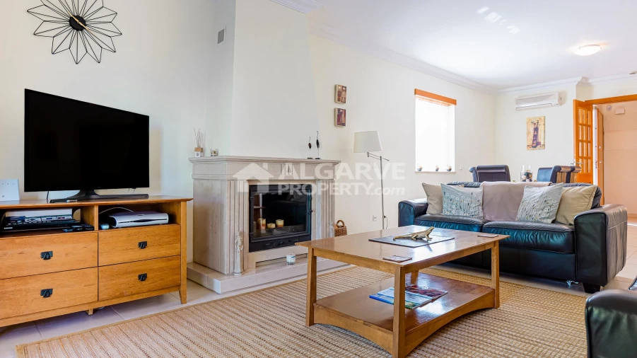 Apartamento T2 para Venda em Quarteira Foto 6