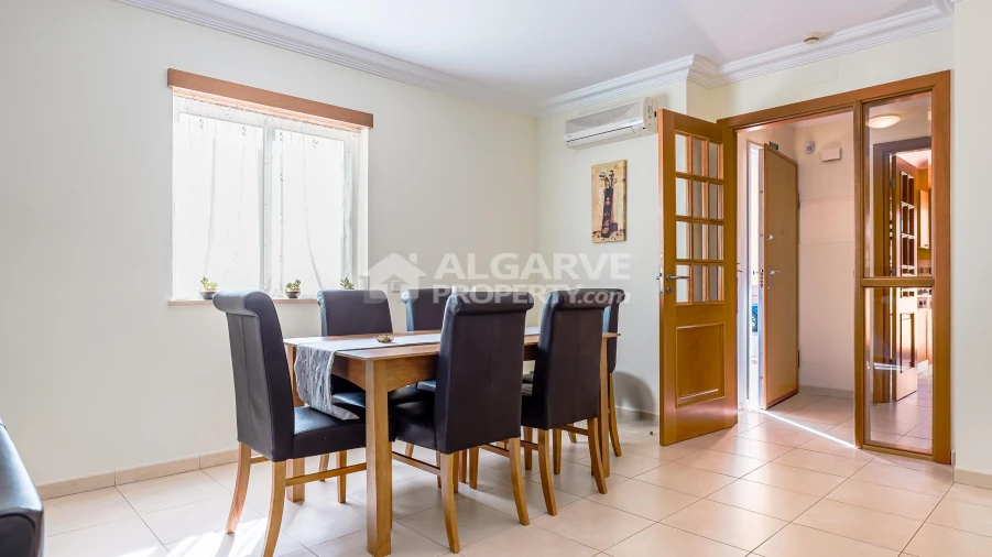 Apartamento T2 para Venda em Quarteira Foto 9