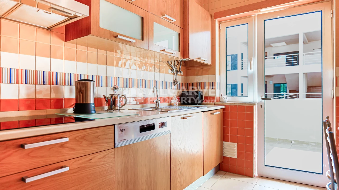 Apartamento T2 para Venda em Quarteira Foto 3