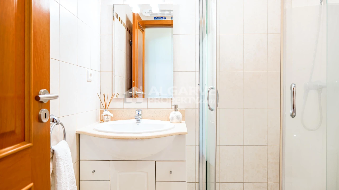 Apartamento T2 para Venda em Quarteira Foto 27