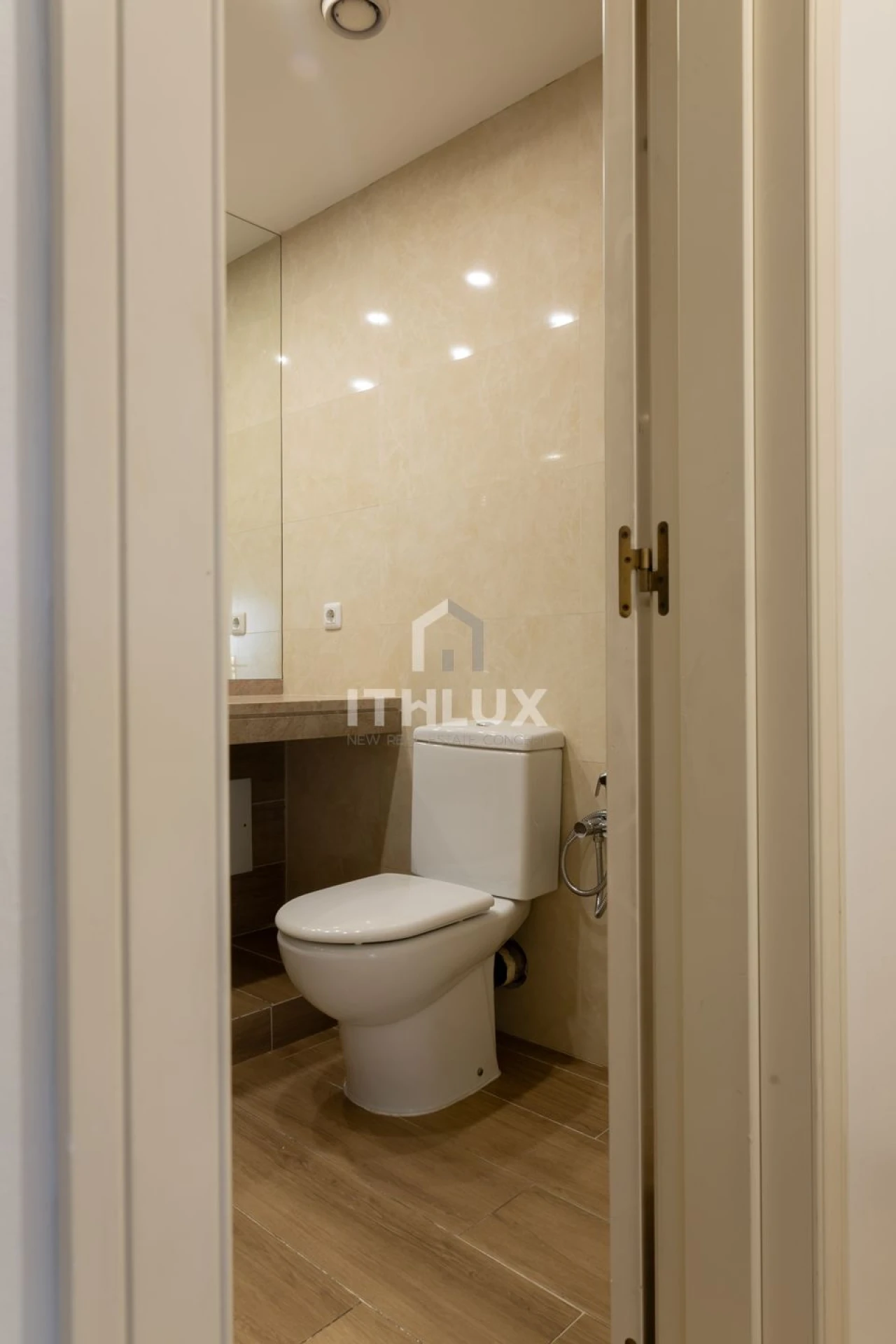 Apartamento T3 para Venda em Campolide Foto 34