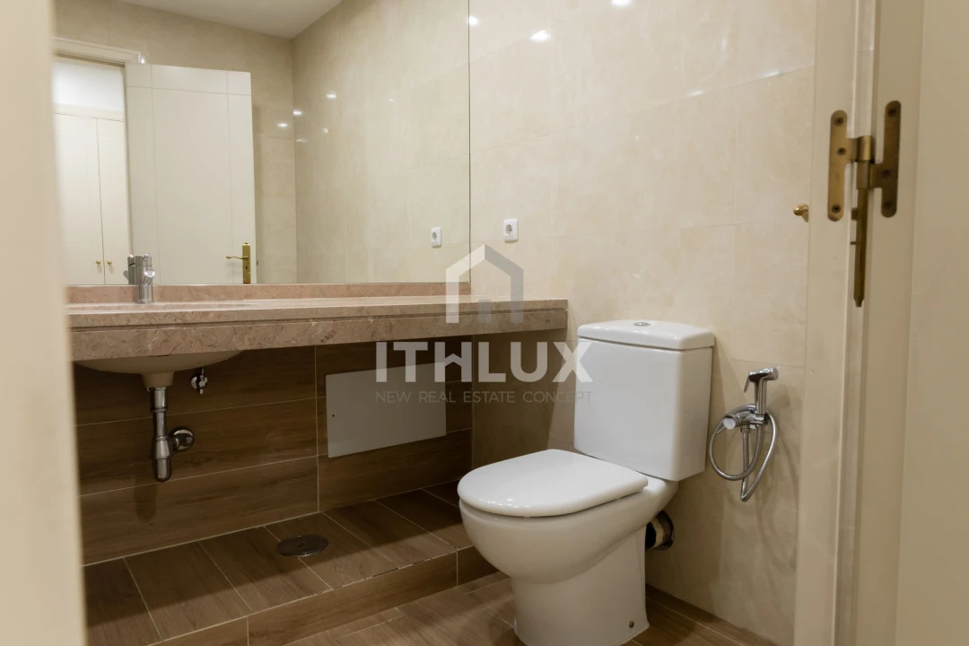 Apartamento T3 para Venda em Campolide Foto 36