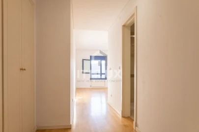 Apartamento T3 para Venda em Campolide