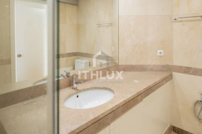 Apartamento T3 para Venda em Campolide