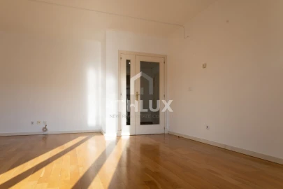 Apartamento T3 para Venda em Campolide