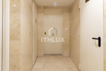 Apartamento T3 para Venda em Campolide