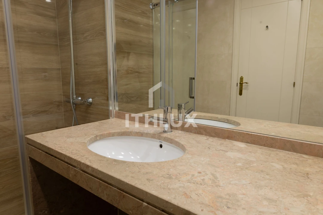 Apartamento T3 para Venda em Campolide Foto 38