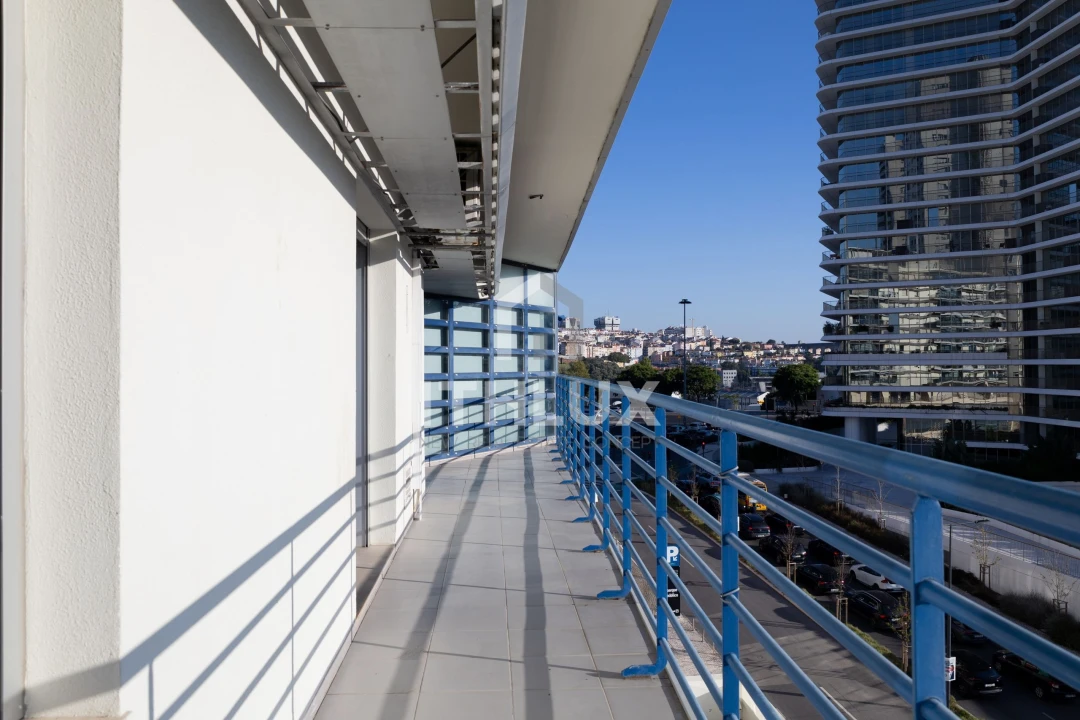 Apartamento T3 para Venda em Campolide Foto 25