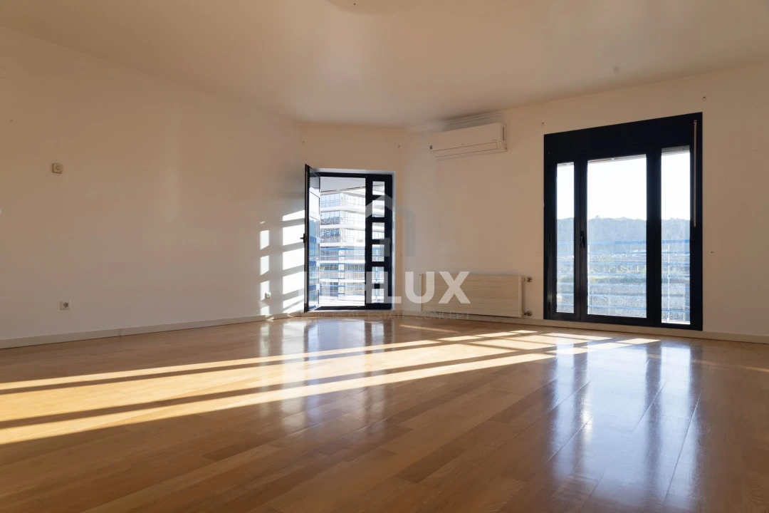 Apartamento T3 para Venda em Campolide Foto 21