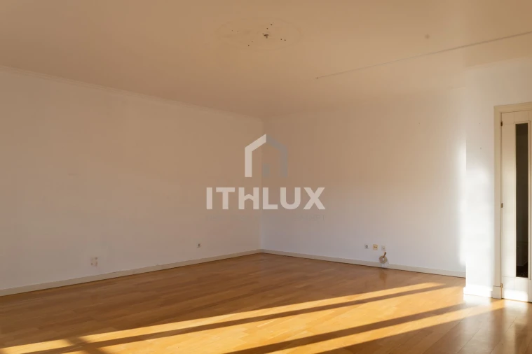 Apartamento T3 para Venda em Campolide Foto 24