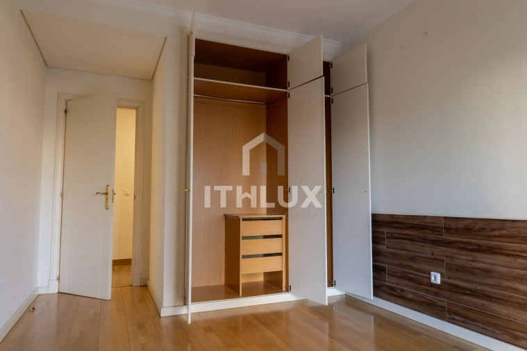 Apartamento T3 para Venda em Campolide Foto 44