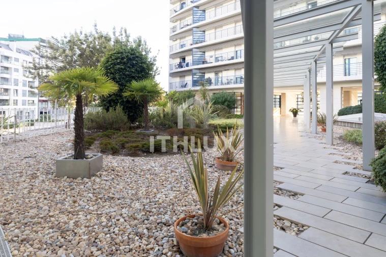 Apartamento T3 para Venda em Campolide Foto 6
