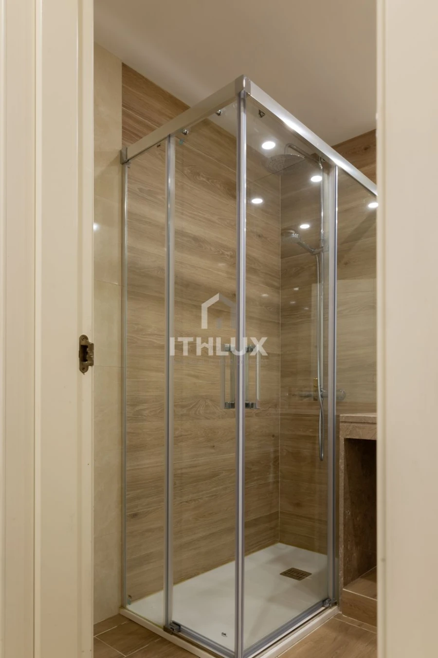 Apartamento T3 para Venda em Campolide Foto 37