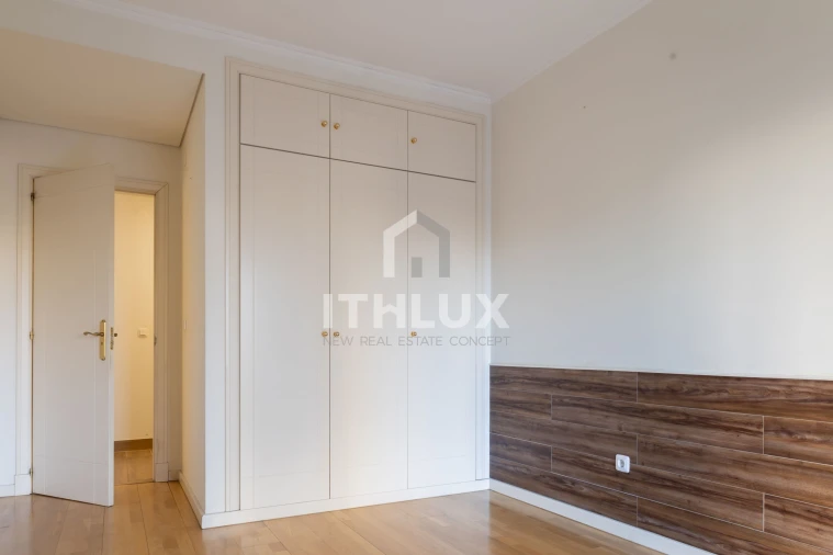 Apartamento T3 para Venda em Campolide Foto 43