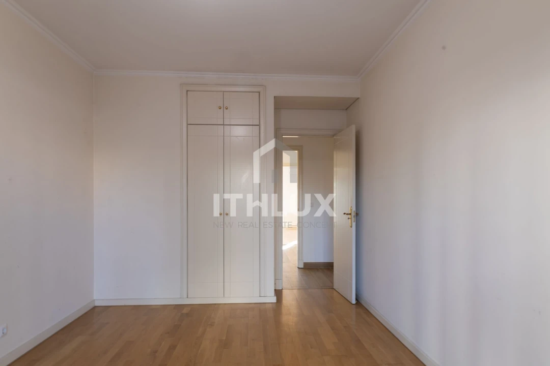 Apartamento T3 para Venda em Campolide Foto 28