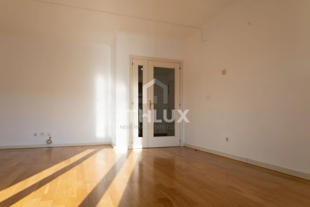 Apartamento T3 para Venda em Campolide Foto 23