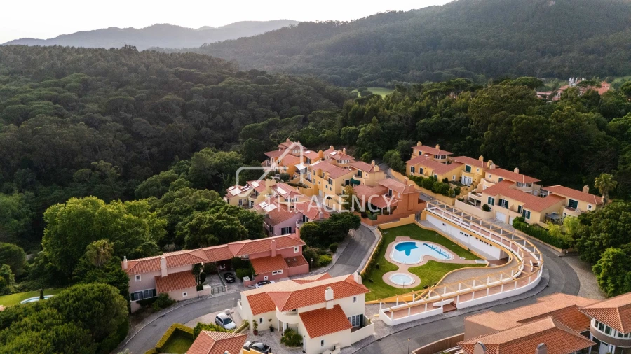 Moradia T5 para Venda em Agualva e Mira-Sintra Foto 53