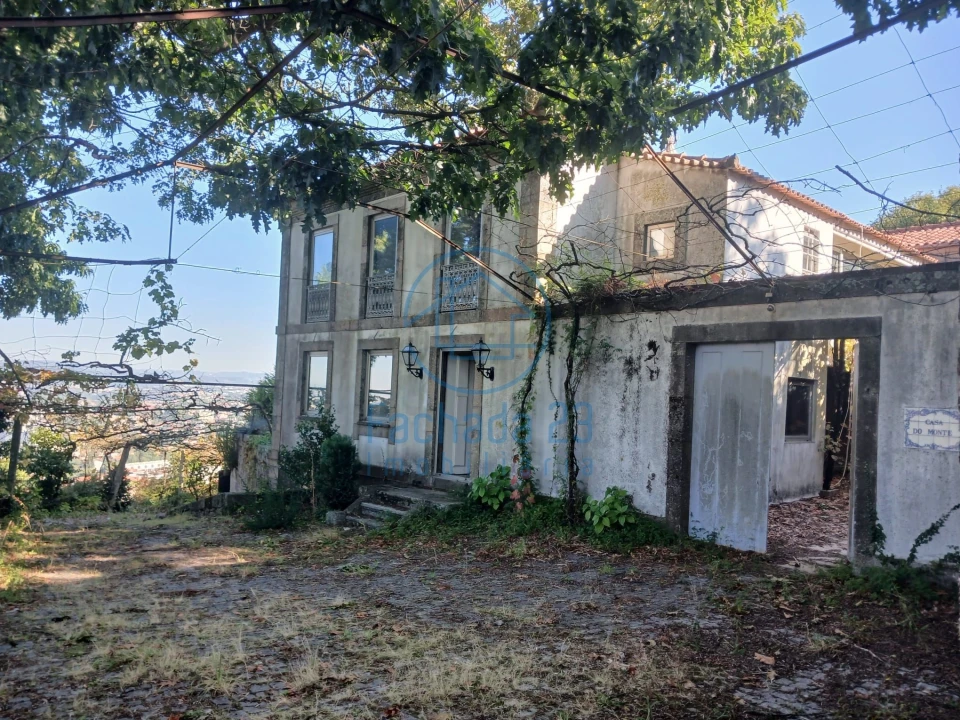 Moradia T5 para Venda em São Tomé de Negrelos Foto 2