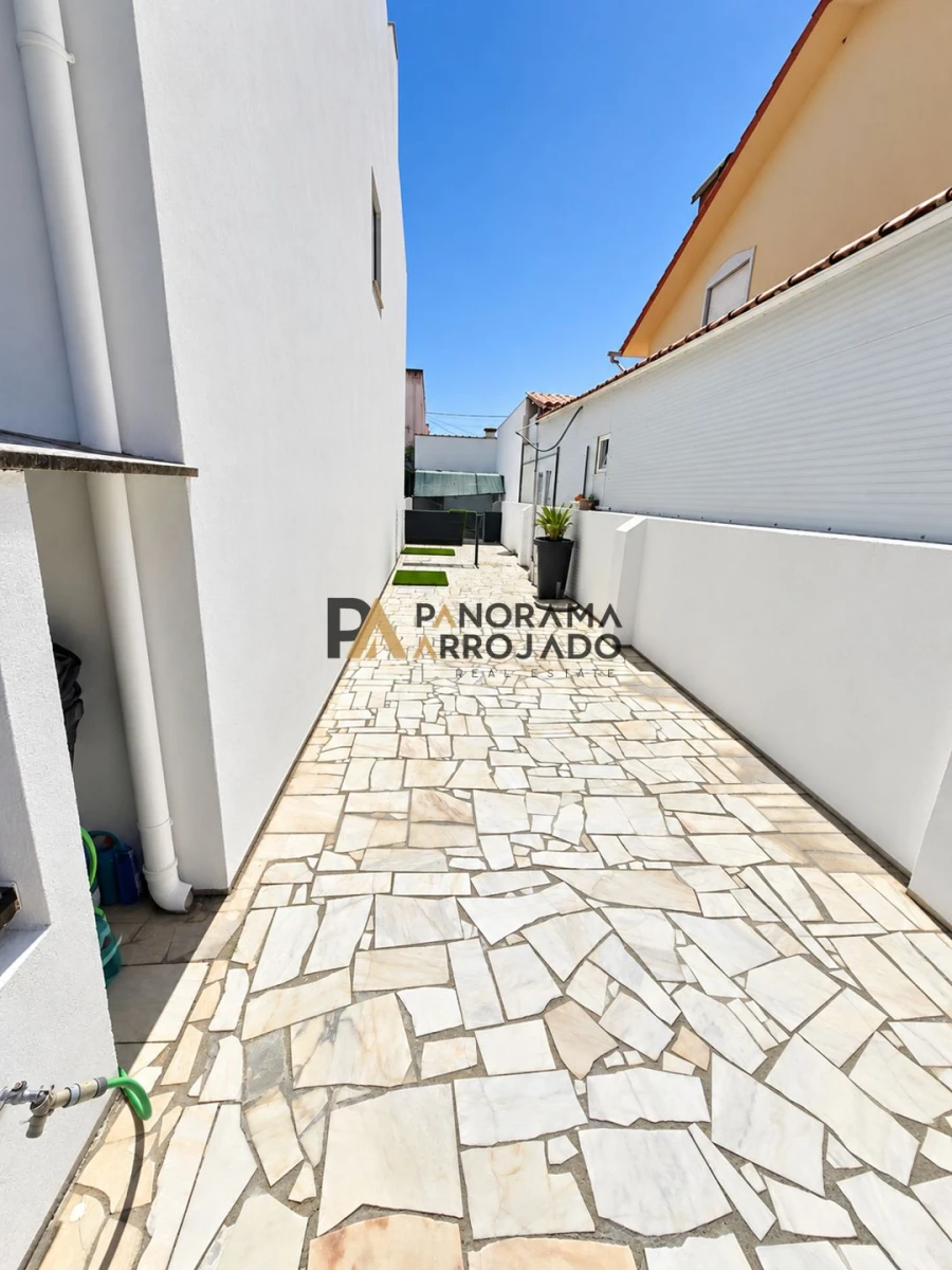 Apartamento T3 para Venda em Quinta do Conde Foto 35