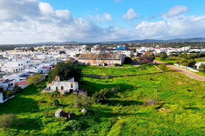 Terreno para Venda em Quelfes