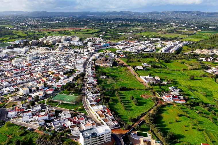 Terreno para Venda em Quelfes Foto 22