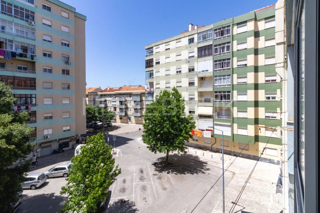 Apartamento T3 para Arrendamento em Amora Foto 7