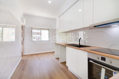 Apartamento T3 para Arrendamento em Amora