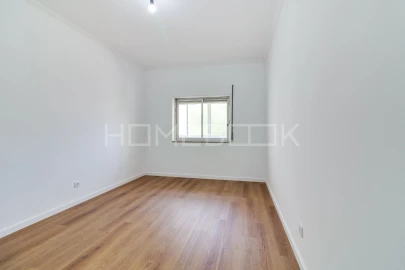 Apartamento T3 para Arrendamento em Amora