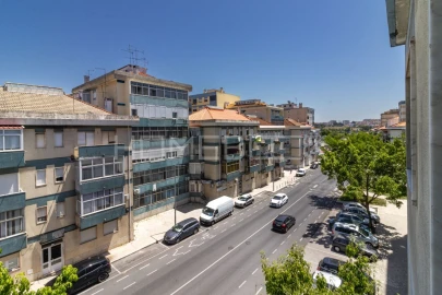 Apartamento T3 para Arrendamento em Amora