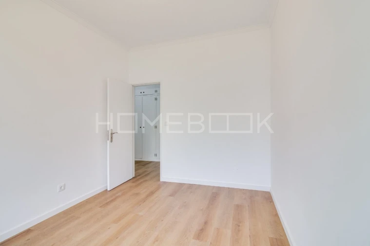 Apartamento T3 para Arrendamento em Amora Foto 9